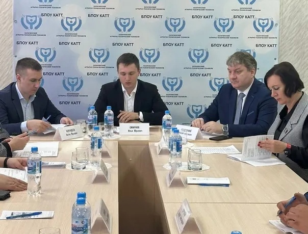 Молодежная палата депутатов провела выездное заседание. Молодежная палата депутатов провела выездное заседание.
